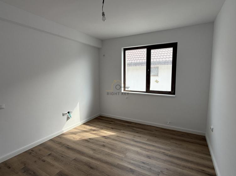 Duplex cu 5 camere cu Canalizare în Dragomirești-Deal