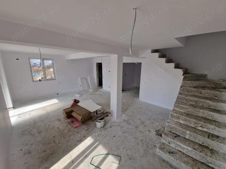 Casă cu 4 camere în Central