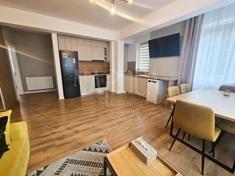 Apartament cu 3 camere semidecomandat în Florești