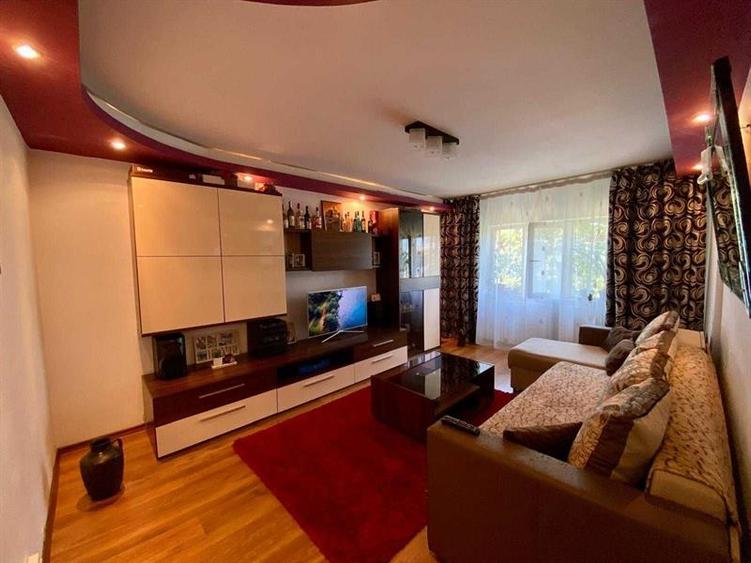 Apartament cu 3 camere decomandat, mobilat în 1 Mai