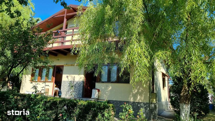 Casă cu 5 camere cu Teren 1000 Mp în Central