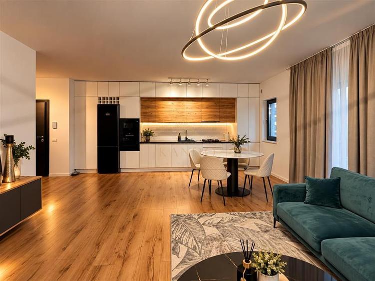Apartament cu 3 camere semidecomandat, mobilat în Tunari
