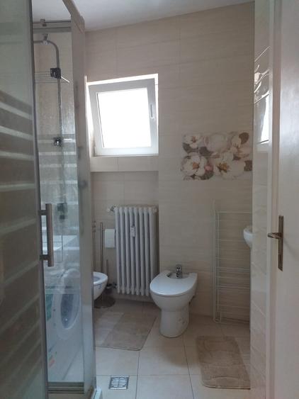 Apartament cu 3 camere semidecomandat în Ștefan cel Mare