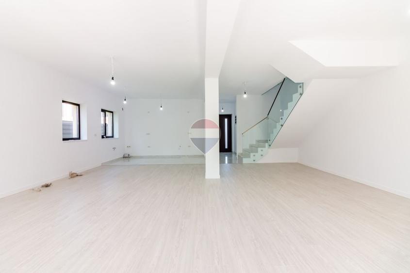 Duplex cu 4 camere cu Teren 180 Mp în Corbeanca