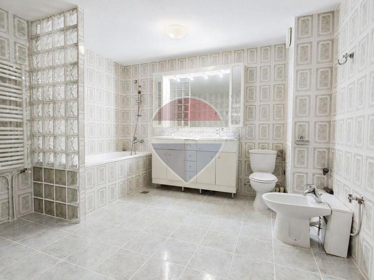 Apartament cu 3 camere decomandat în Calea Plevnei