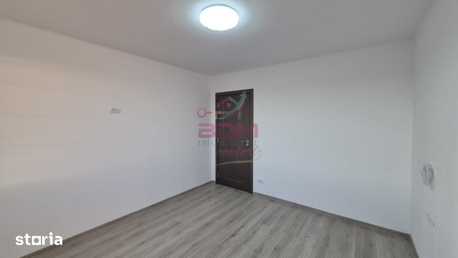 Apartament cu 3 camere semidecomandat în Micro 1