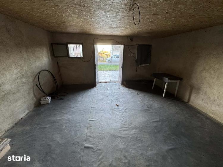 Casă cu 2 camere cu Teren 1349 Mp în Supur