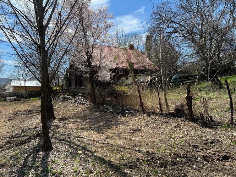 Teren Construcții intravilan de 1400 mp, în Breaza