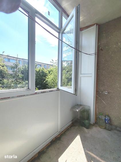 Apartament cu 2 camere semidecomandat în Craiovei