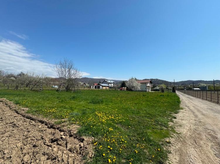 Teren Construcții intravilan de 1420 mp, în Oeștii Ungureni