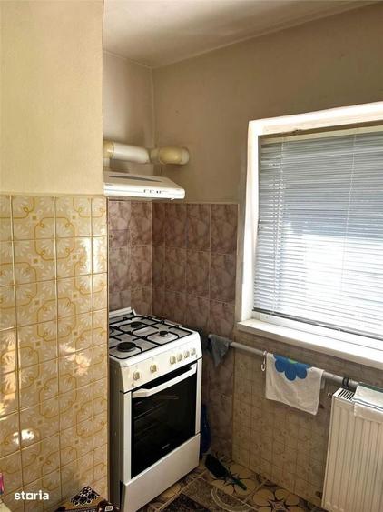 Apartament cu 4 camere decomandat în Lipovei