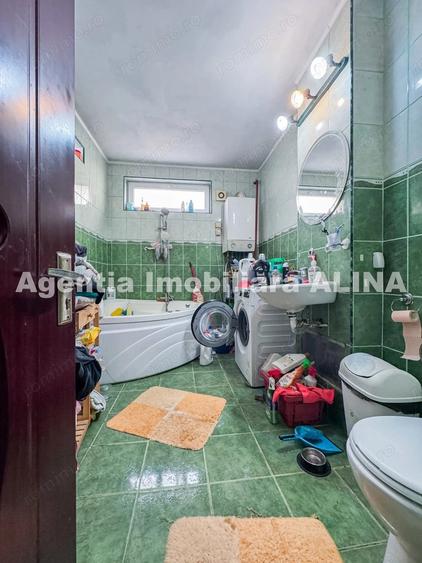 Casă cu 5 camere cu Teren 329 Mp în Ceangăi