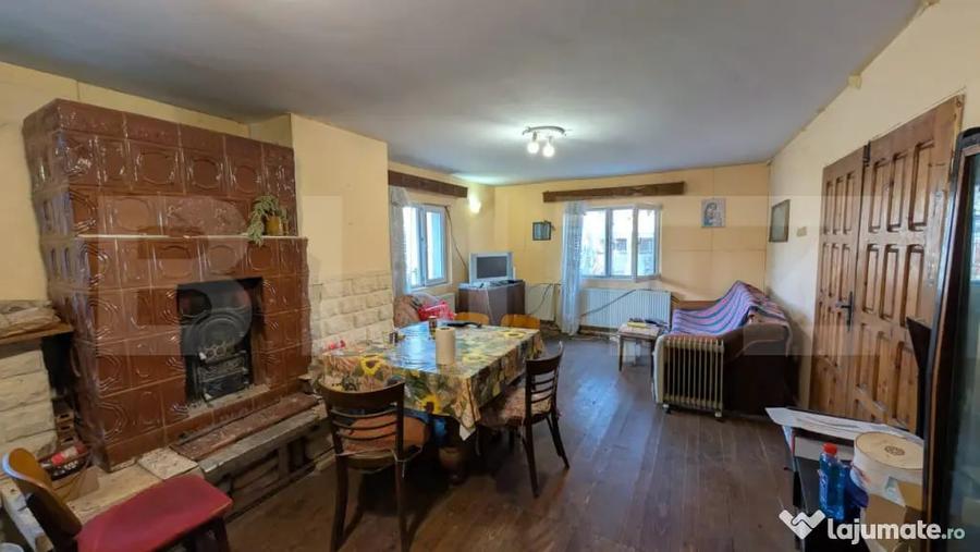 Casă cu 7 camere cu Teren 1656 Mp în Central