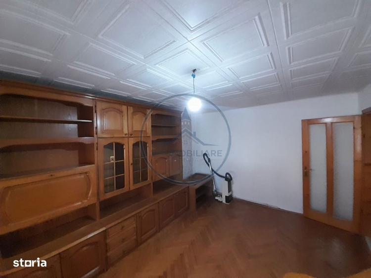 Apartament cu 4 camere, mobilat în Independenței