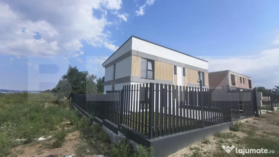 Casă cu 4 camere cu Teren 225 Mp în Bucium