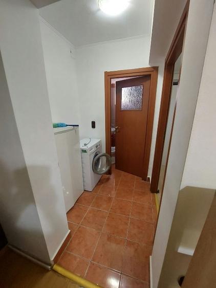 Apartament cu 2 camere semidecomandat, mobilat în Central