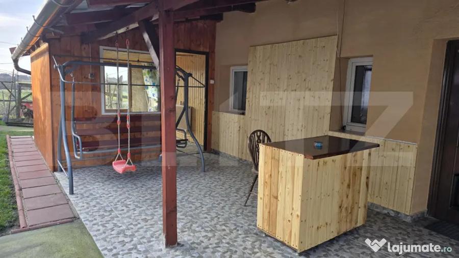 Casă cu 2 camere cu Canalizare în Central
