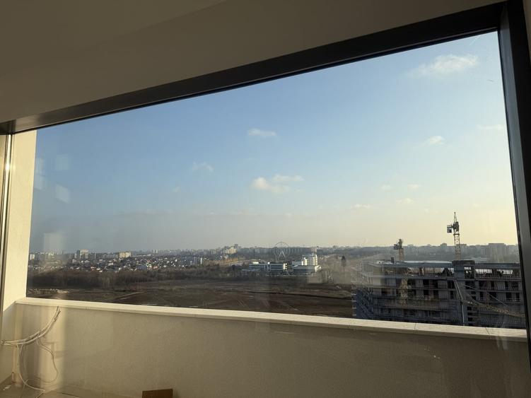 Apartament cu 4 camere decomandat în Barbu Văcărescu