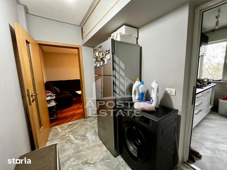 Apartament cu 2 camere semidecomandat, mobilat în Tipografilor
