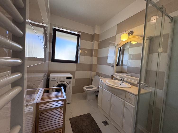 Apartament cu 3 camere semidecomandat în Europa