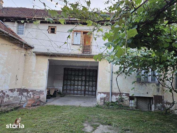 Casă cu 6 camere cu Teren 2000 Mp în Buntești
