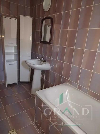 Casă individuală cu 3 camere cu Canalizare în Jucu de Mijloc