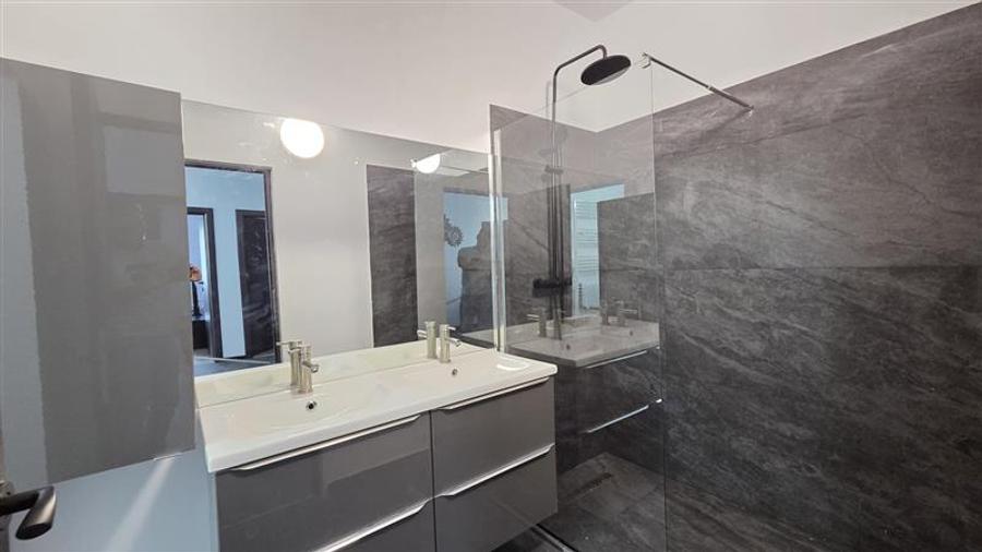 Apartament cu 2 camere semidecomandat, mobilat în Mănăștur