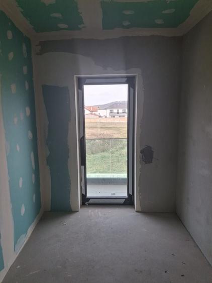 Duplex cu 4 camere cu Canalizare în Șelimbăr