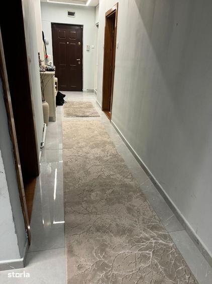 Apartament cu 3 camere decomandat în Calea București