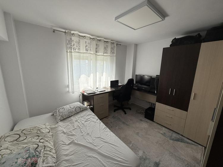 Apartament cu 4 camere decomandat, mobilat în Tomis III