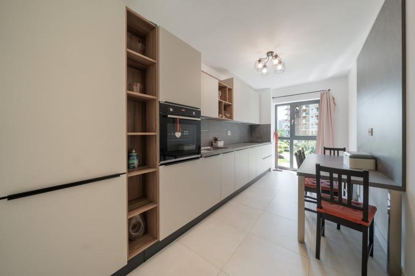 Apartament cu 3 camere decomandat, mobilat în P-ta Presei Libere