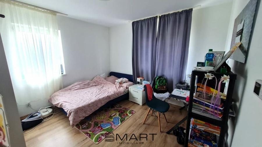Apartament cu 3 camere decomandat, mobilat în Sud