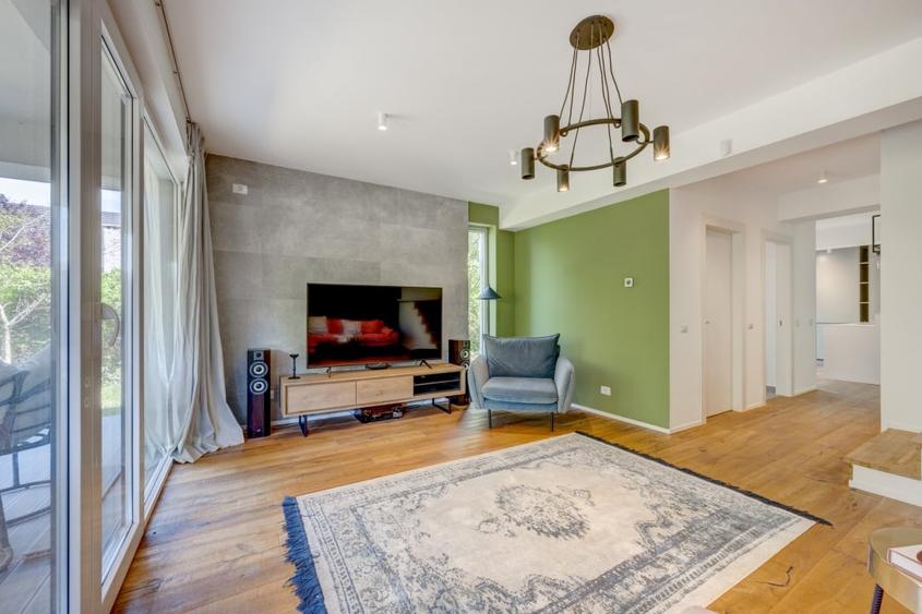 Duplex cu 4 camere cu Teren 302 Mp în Odăi