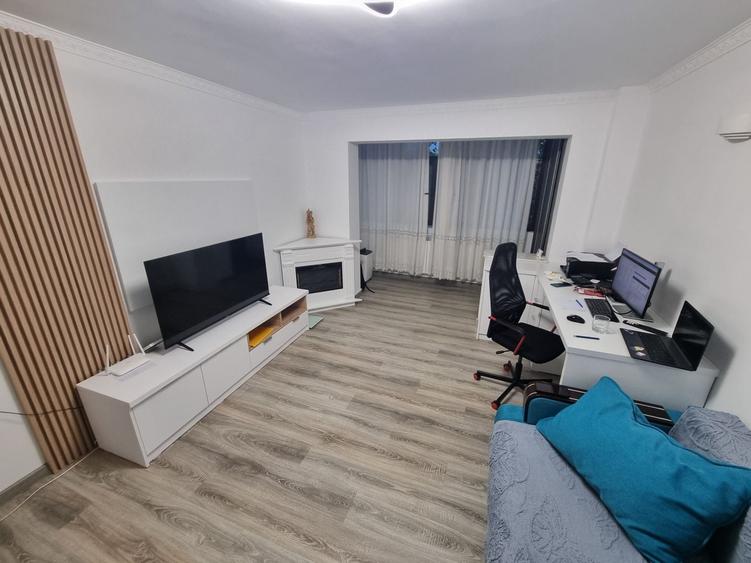 Apartament decomandat 3 camere, zona Tomis Nord - 1