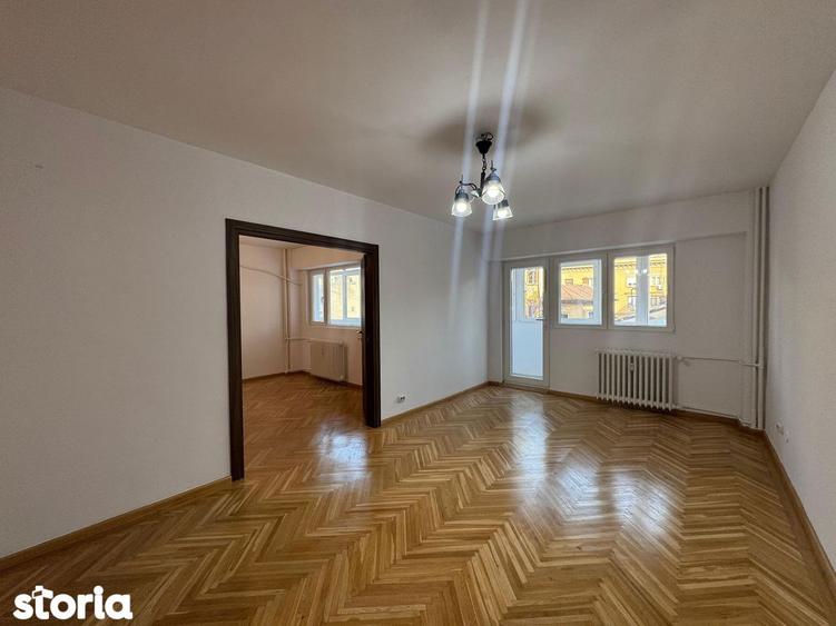 Apartament cu 3 camere semidecomandat în Dorobanți