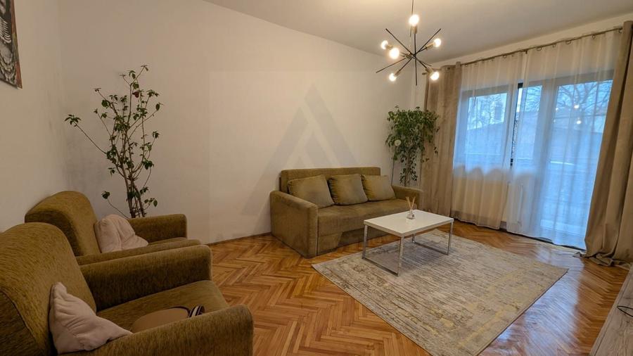 Apartament cu 3 camere decomandat, mobilat în Trei Stejari