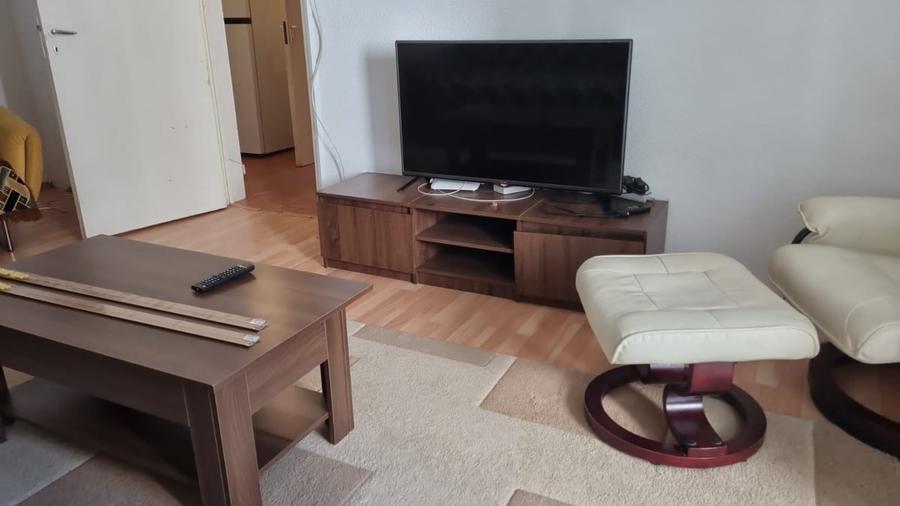 Apartament cu 3 camere decomandat în Titan