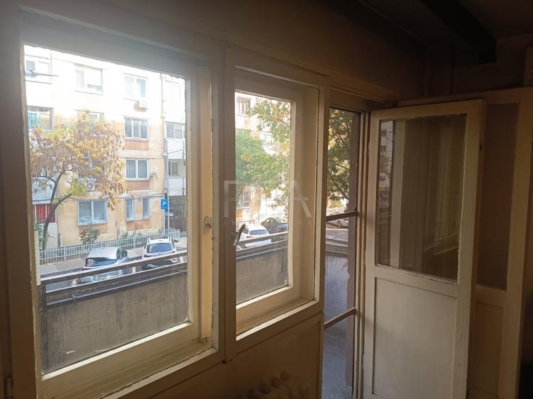 Apartament cu 3 camere decomandat în Rahova