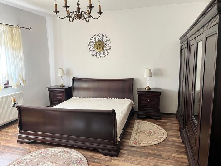 Casă cu 4 camere în Santăul Mare