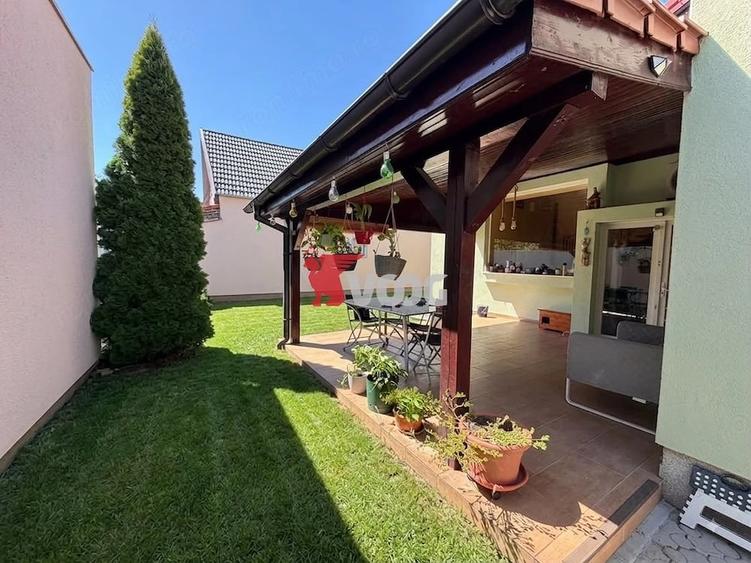 Casă cu 4 camere cu Teren 346 Mp în Ronaț