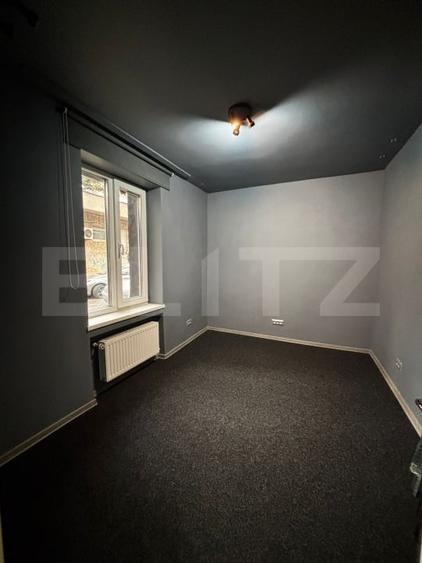 Apartament cu 4 camere decomandat, mobilat în Central