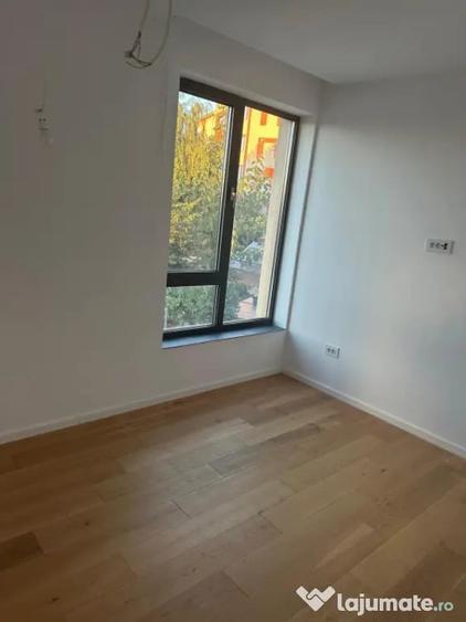 Vila de vanzare pe malul lacului | in zona Mamaia Nord | 0 - 12