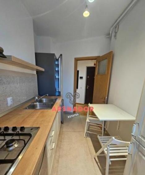 Apartament cu 2 camere, mobilat în Titan