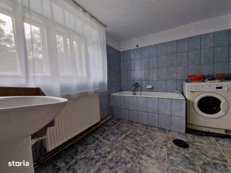 Casă cu 4 camere în Luna