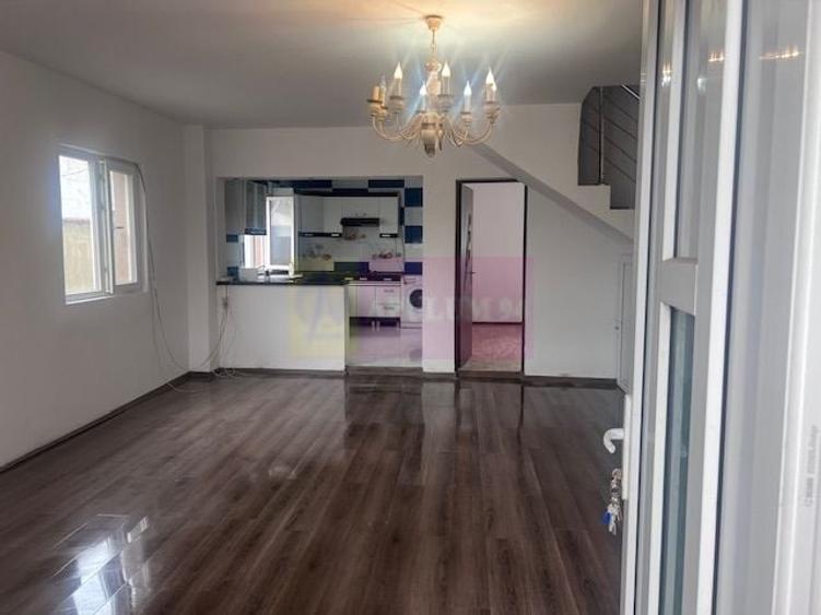 Casă individuală cu 3 camere cu Canalizare în Giurgiului