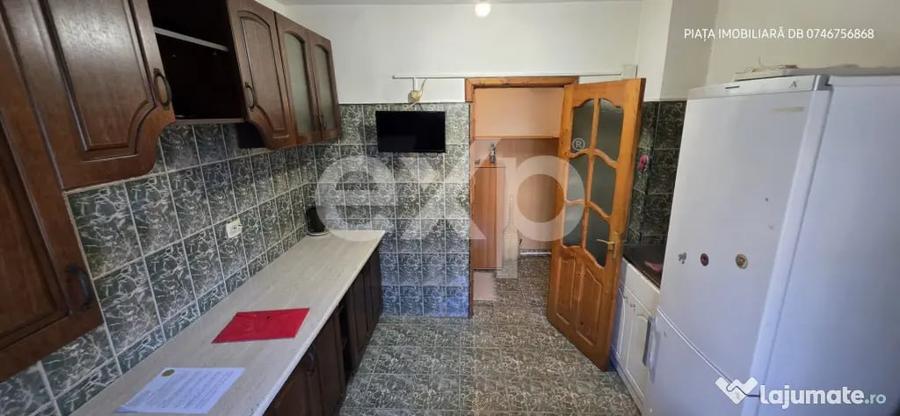 Apartament cu 2 camere semidecomandat în Micro 11
