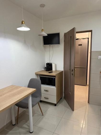 Apartament cu 2 camere semidecomandat în Calea București