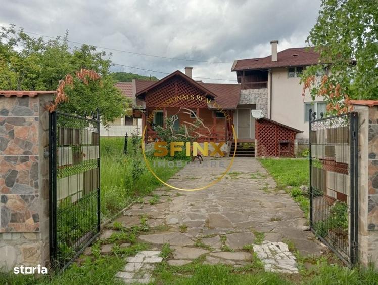 Casă cu 4 camere cu Teren 414 Mp în Gura Teghii