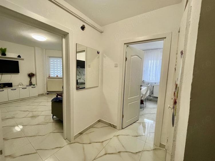 Apartament cu 2 camere semidecomandat în 9 Mai