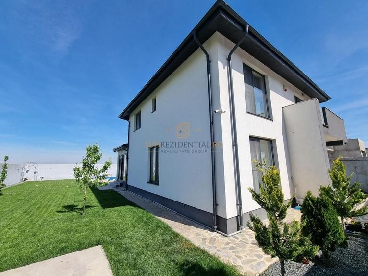 Casă individuală cu 5 camere cu Piscina în Exterior Est
